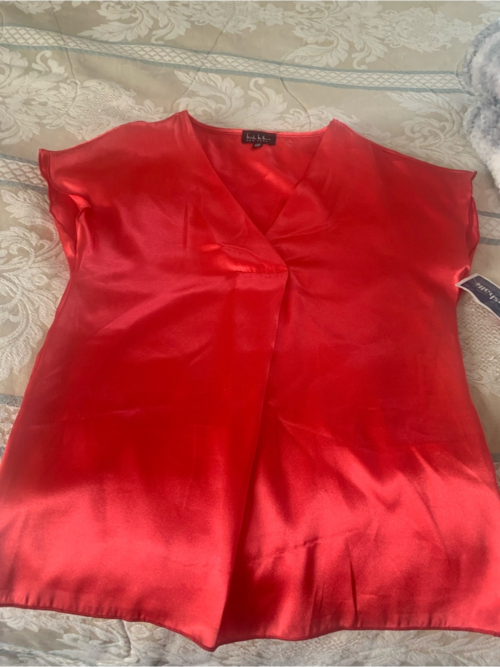 Nicole Miller Red Satin V-Neck Cap Sleeve Tunic Top